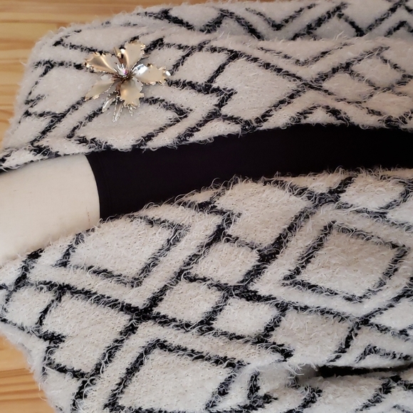Avec Les Filles Black & White Eyelash Cardigan Size M - Picture 3 of 10